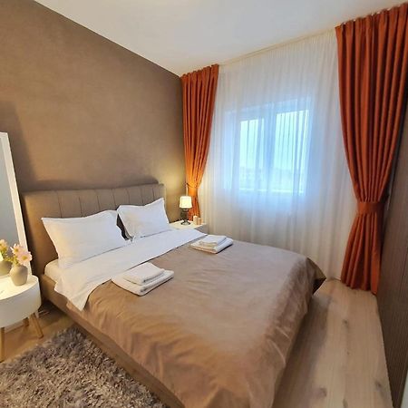 Elias Central Apartment - 2 Bedrooms & Free Parking Oradea Exteriér fotografie
