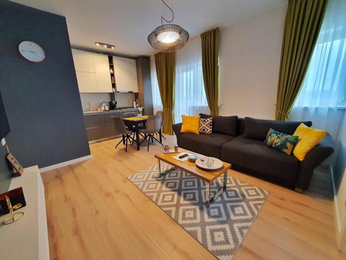 Elias Central Apartment - 2 Bedrooms & Free Parking Oradea Exteriér fotografie